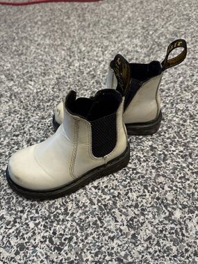 Toddler doc marten boots